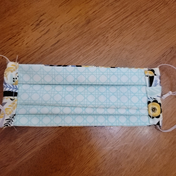 Beautiful Floral Face Mask - Picture 4 of 4